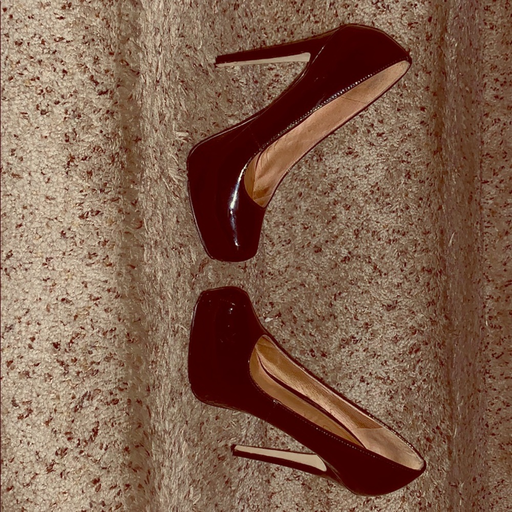 black pumps,6 inch heel.